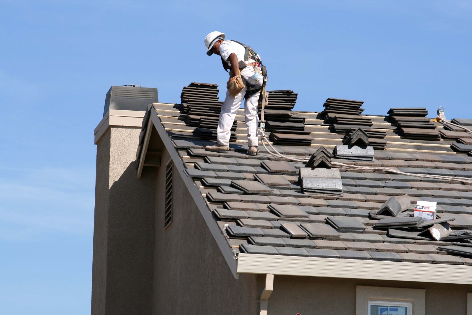 Roofing Talks The Benefits of Composite Shingles